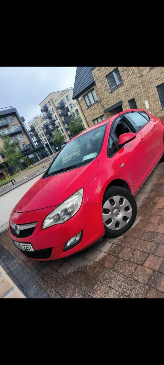Vauxhall Astra 2010 €1700 ono - Image 1
