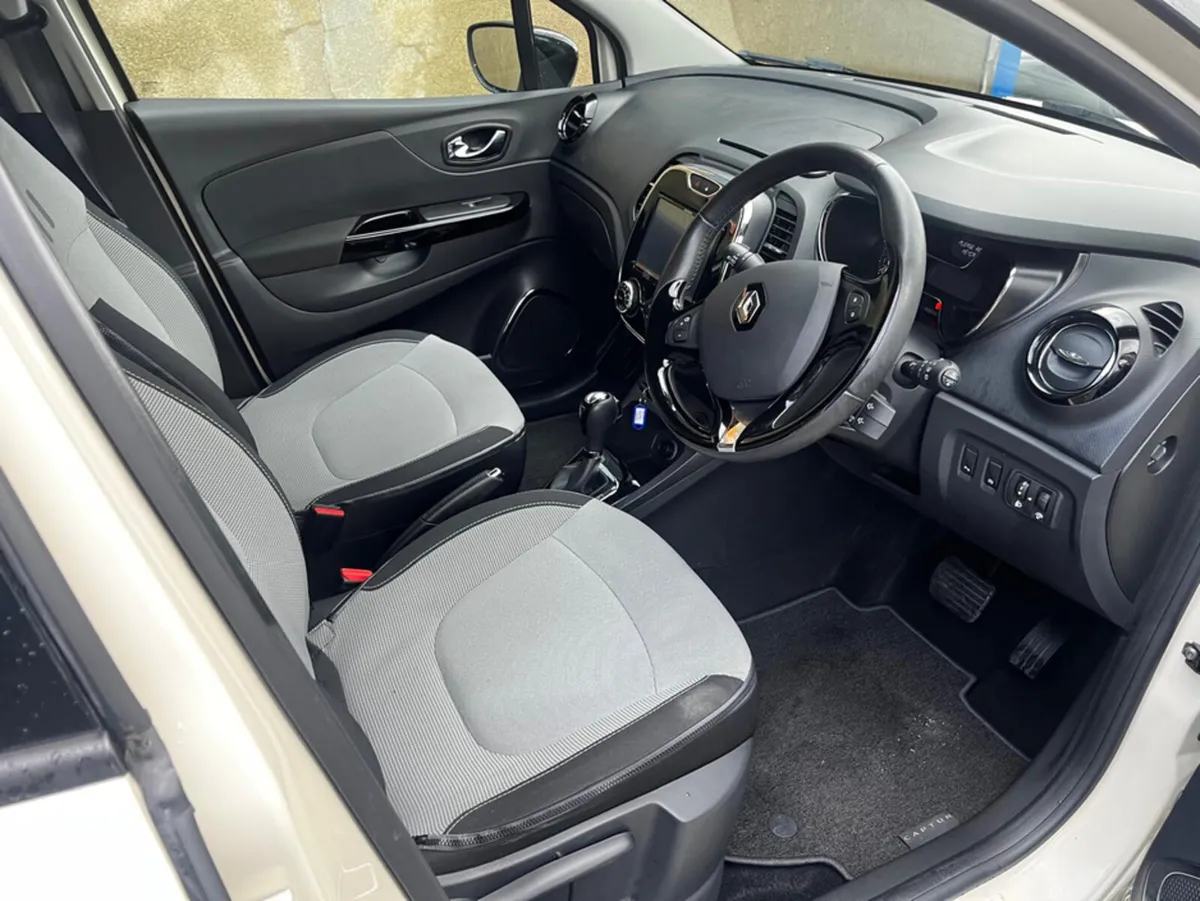 Renault Captur AUTOMATIC 1.2 PETROL - Image 4