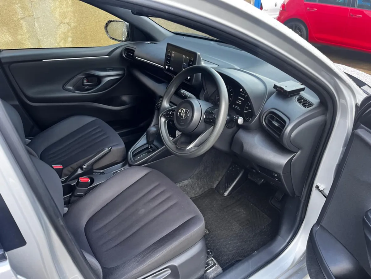 Toyota Yaris AUTOMATIC 1.0 PETROL - Image 4