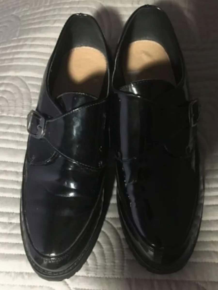 Black patent shoes - Size 7 - Image 2