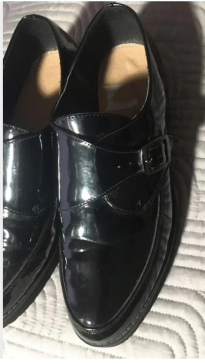 Black patent shoes - Size 7 - Image 3