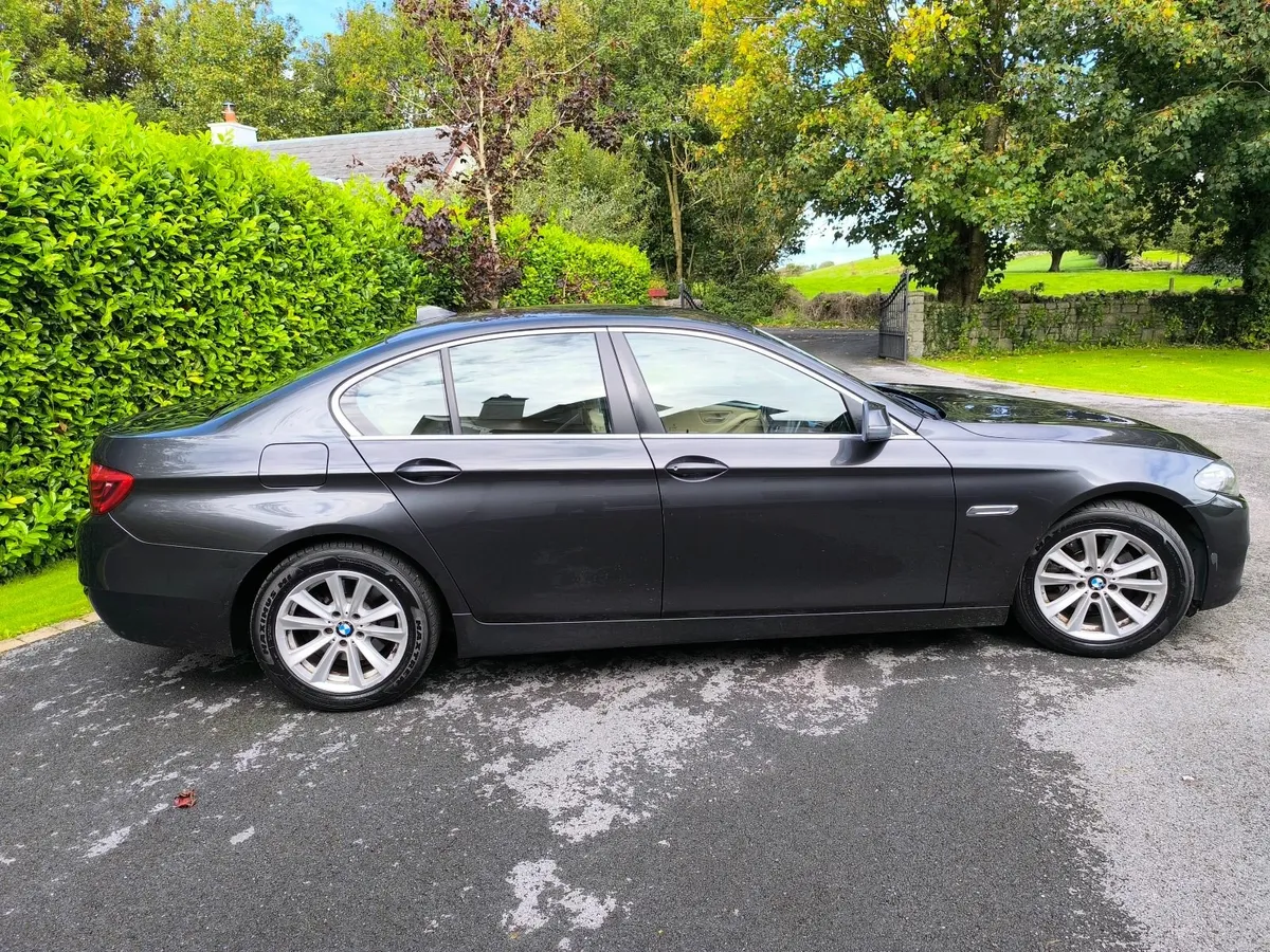 BMW 5-Series 2014 SE Model - Image 2