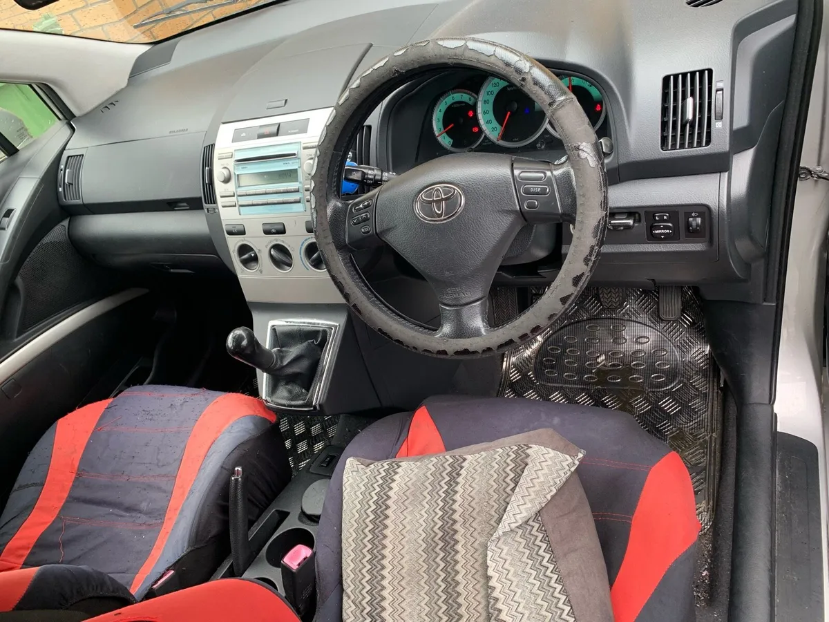 Toyota verso - Image 4