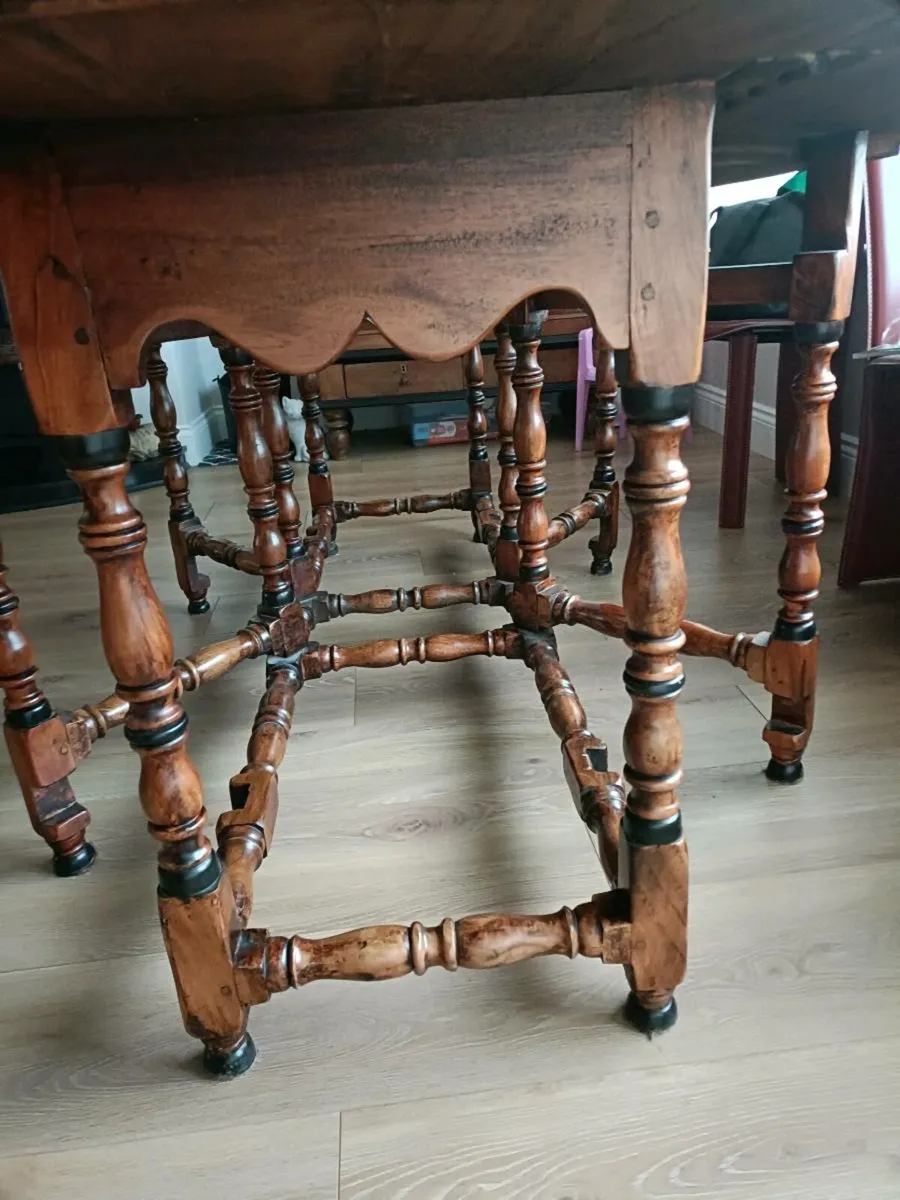 Dining room table - Image 2