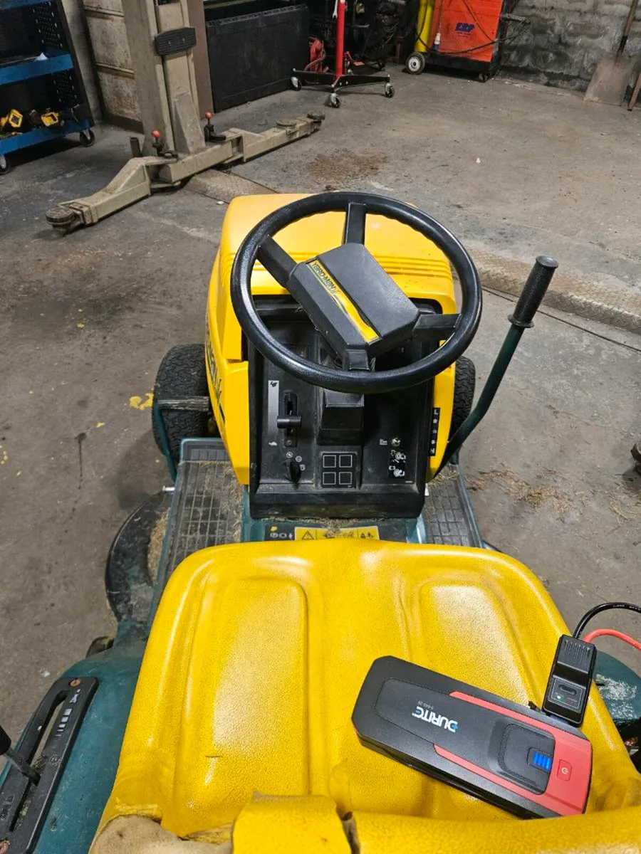 Lawn mower - Image 1