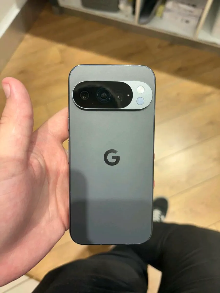 Google Pixel 10 Pro - Image 1