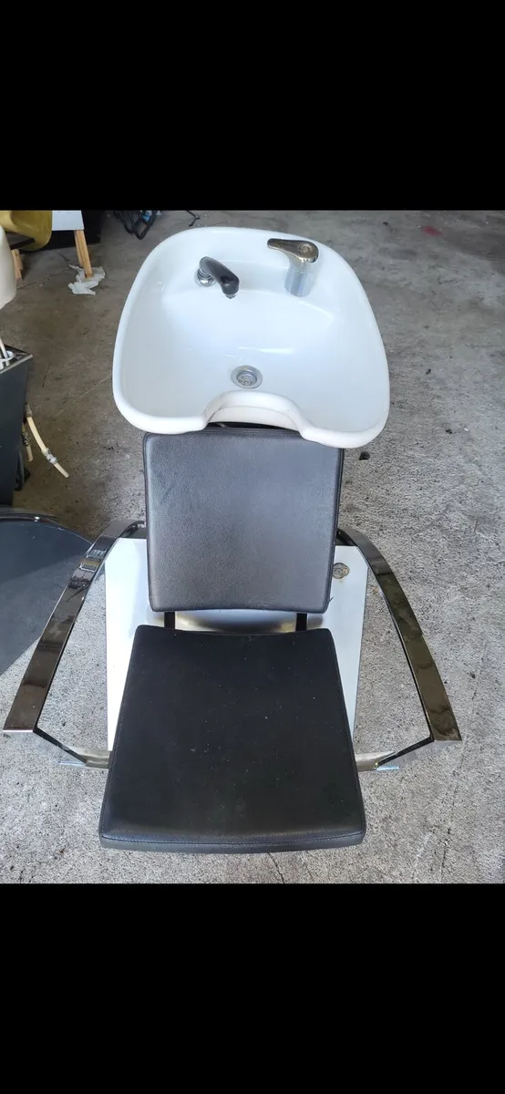 Hair washing units for barber / hair salon - Image 1