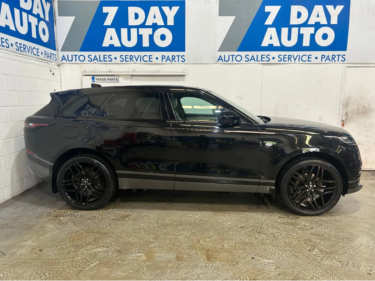 Land Rover Range Rover Velar R DYNAMIC PAN ROOF - Image 3