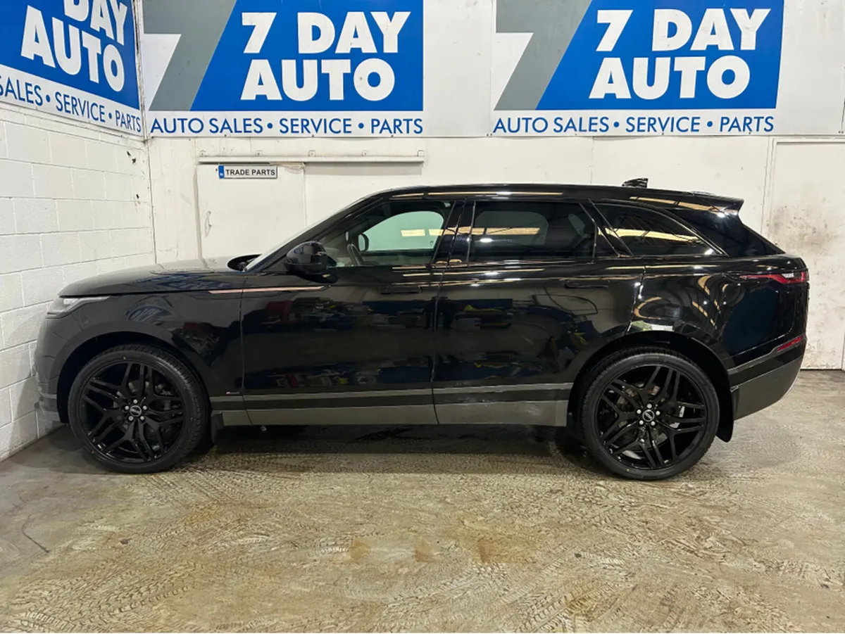 Land Rover Range Rover Velar R DYNAMIC PAN ROOF - Image 4