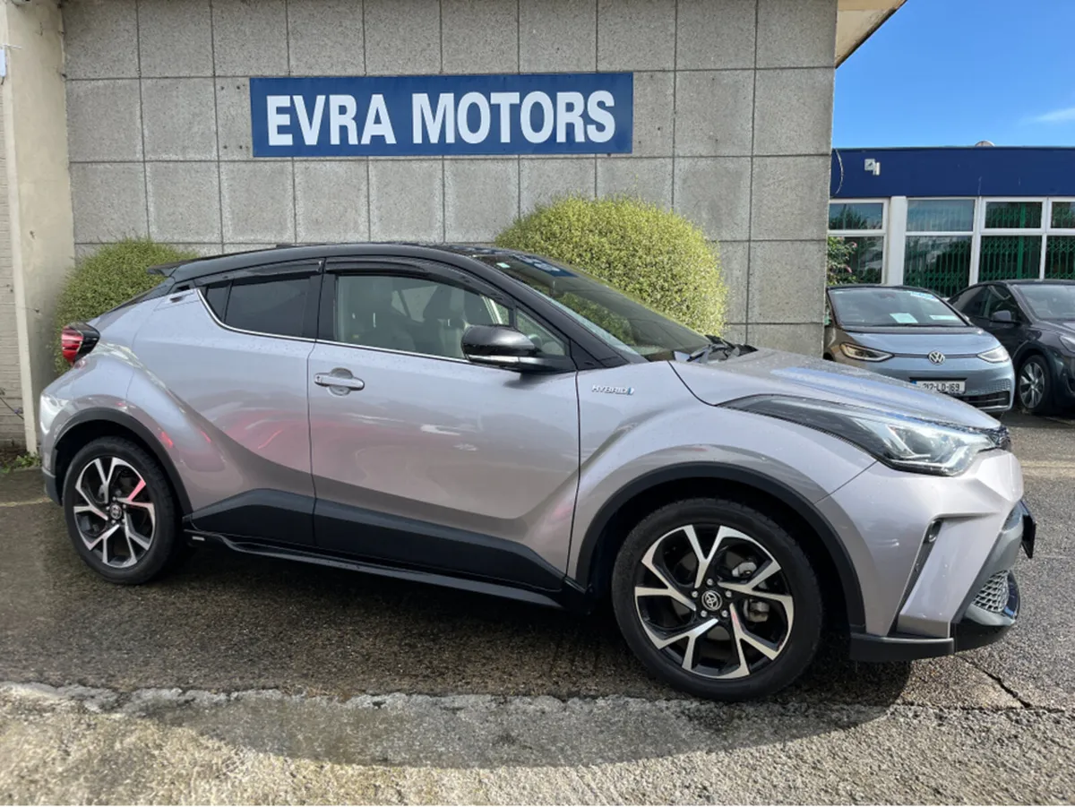 Toyota C-HR SOL HYBRID AUTOMATIC 1.8 PETROL //HIGH - Image 3