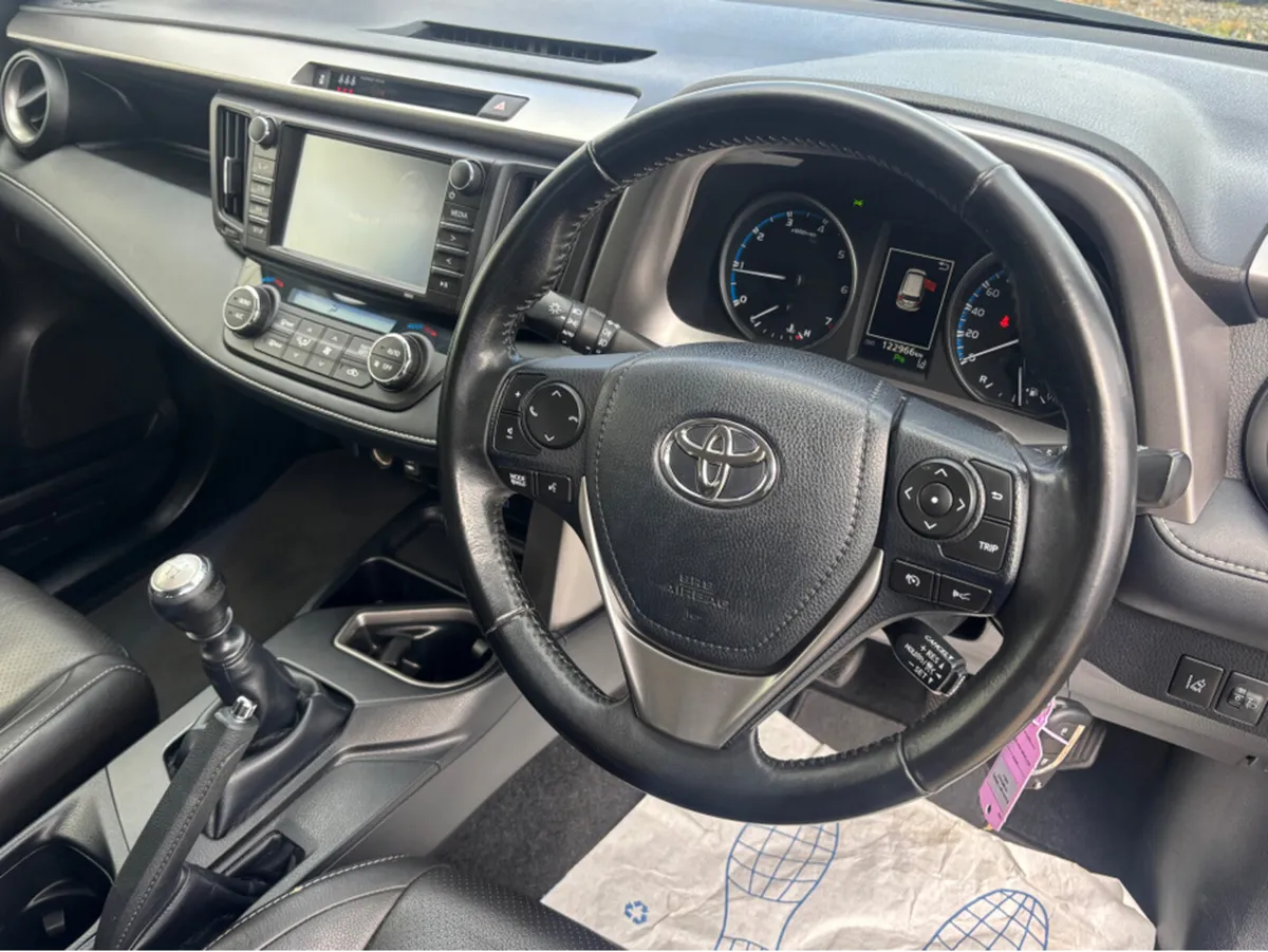 Toyota RAV4 RAV4 2.0 D-4D LUNA SPORT 4DR - Image 2