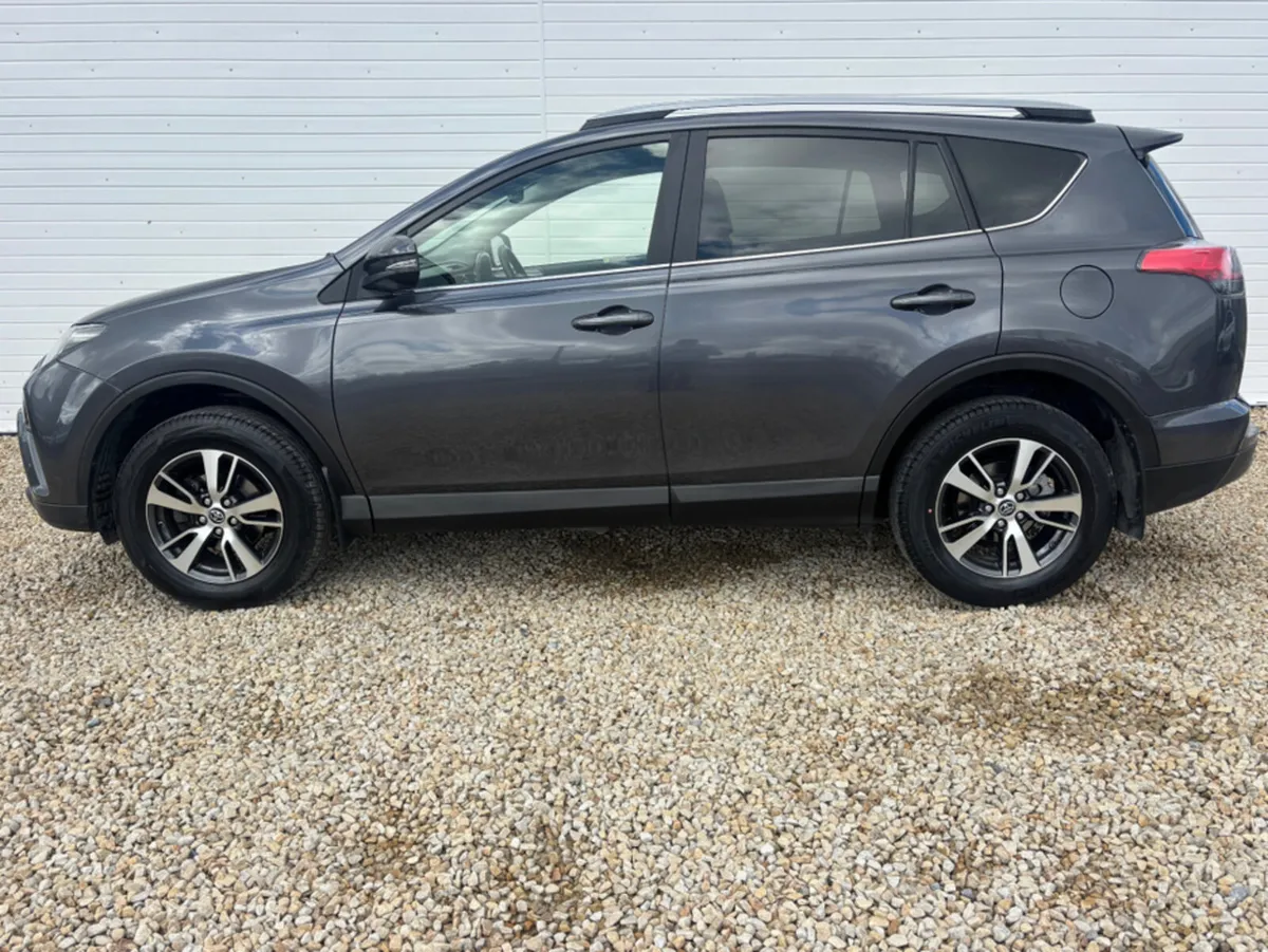 Toyota RAV4 RAV4 2.0 D-4D LUNA SPORT 4DR - Image 4