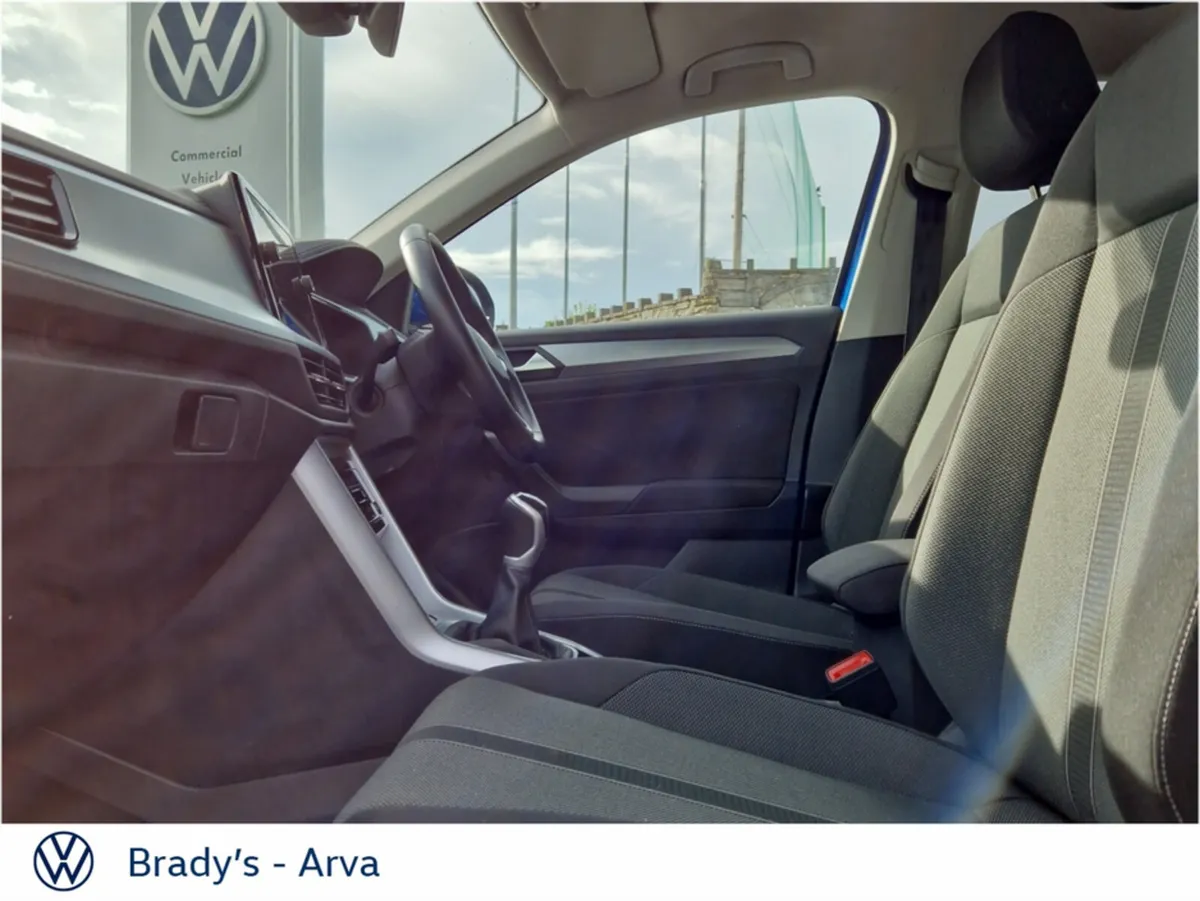 Volkswagen T-Roc LIFE 2.0 TDI 116BHP M6F - Image 4