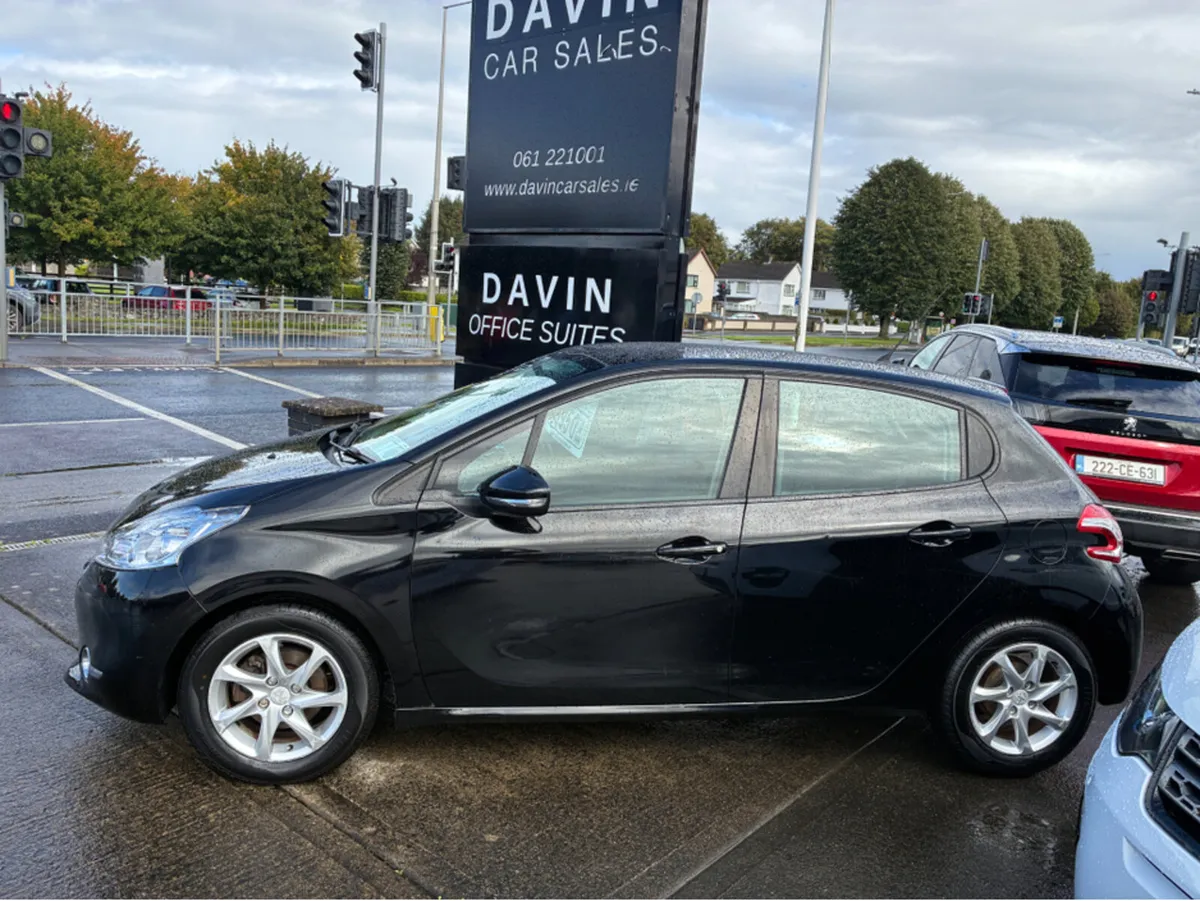 Peugeot 208 ACTIVE 1.2 4DR - Image 3