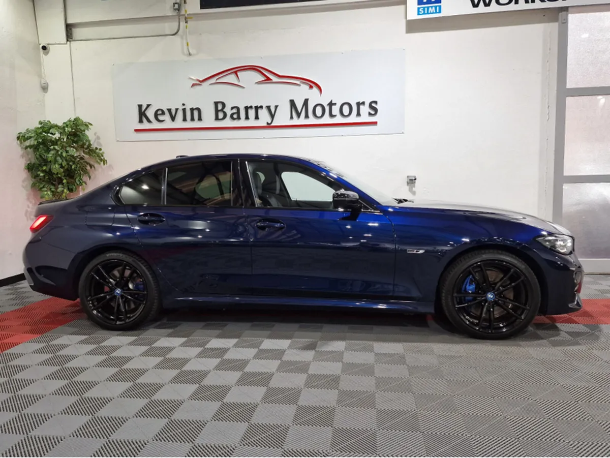 BMW 3-Series 330E M SPORT PRO EDITION AUTOMATIC ** - Image 4