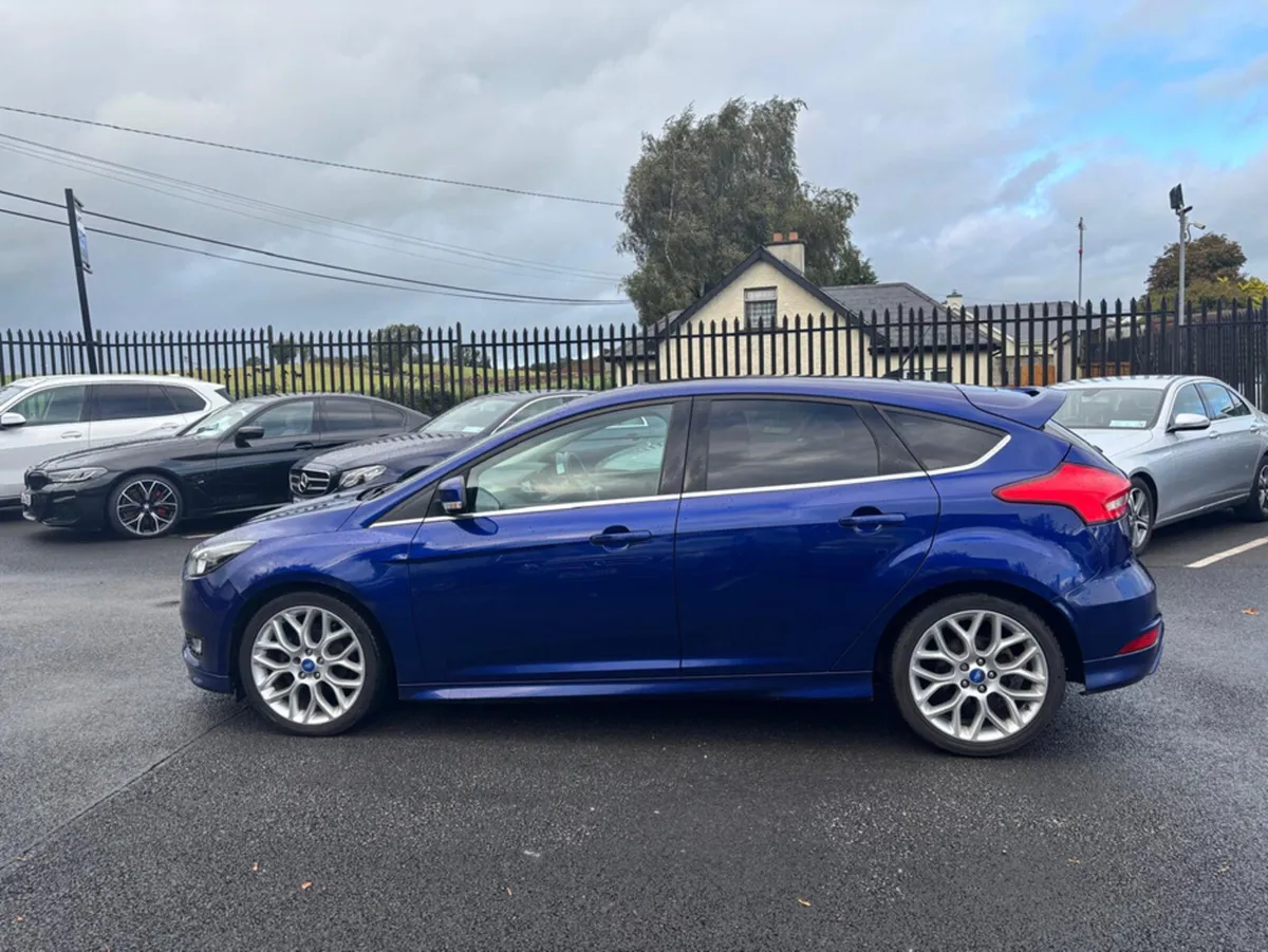 Ford Focus 1.5 TDCI ZETEC S 120PS 5 5DR - Image 3