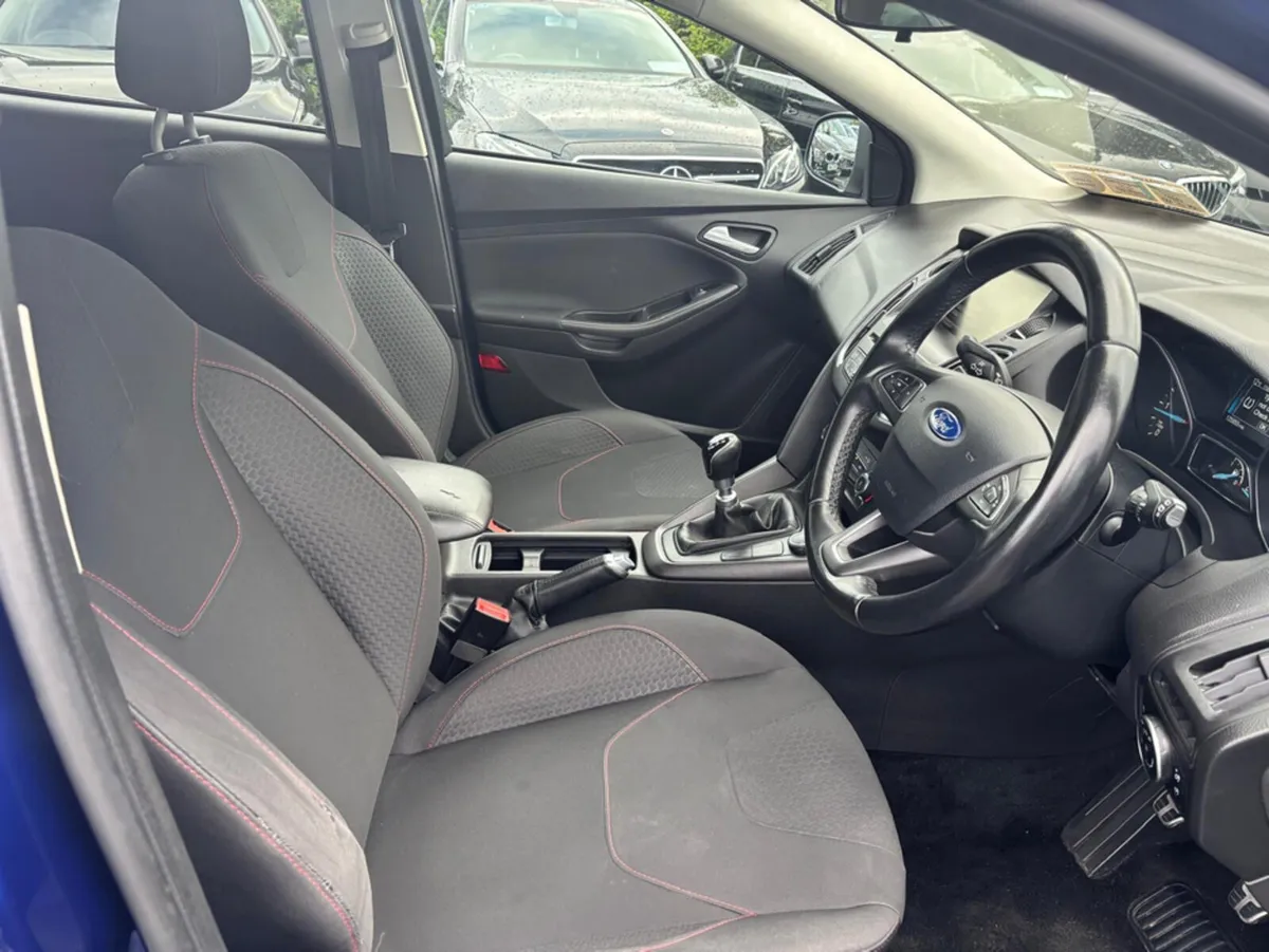 Ford Focus 1.5 TDCI ZETEC S 120PS 5 5DR - Image 4