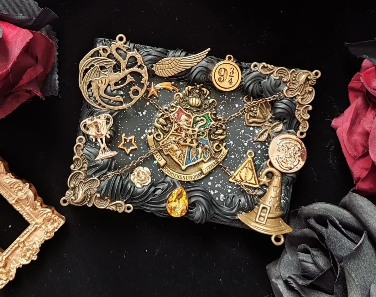 Hogwarts Passport Holder - Image 1