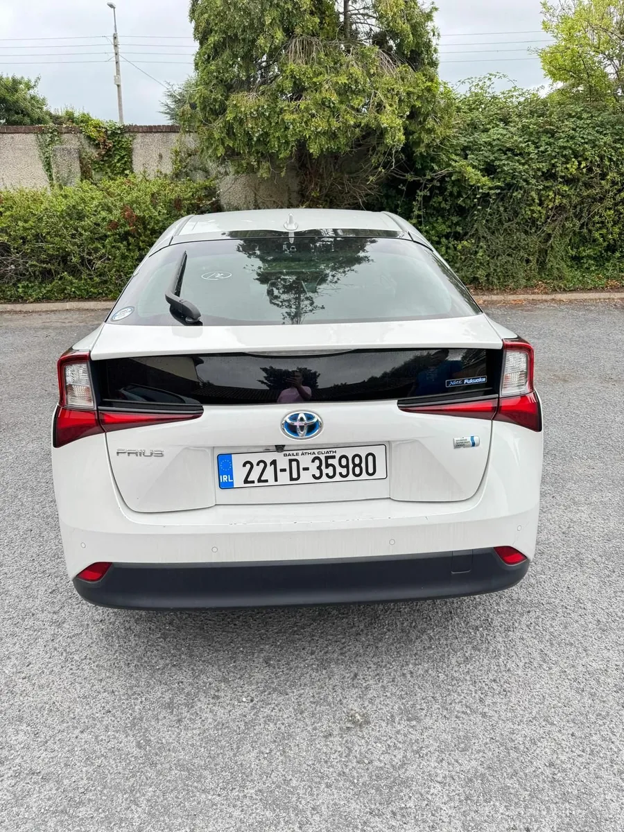 Toyota Prius 2022 - Image 2