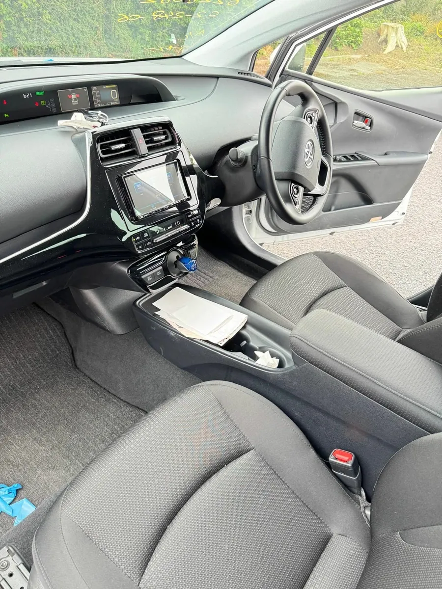 Toyota Prius 2022 - Image 3