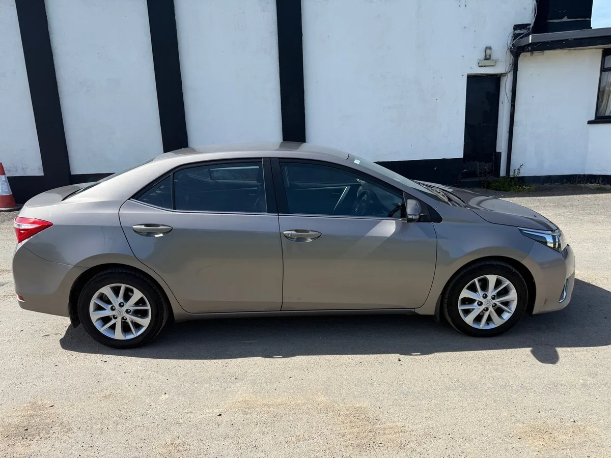 Toyota Corolla 1.4 Luna Diesel // Alloy Wheels - Image 3