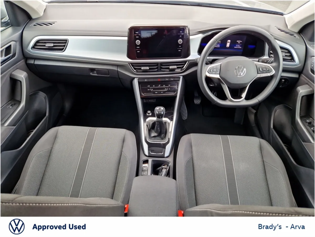 Volkswagen T-Roc LIFE 2.0 TDI 116BHP M6F 5DR - Image 2