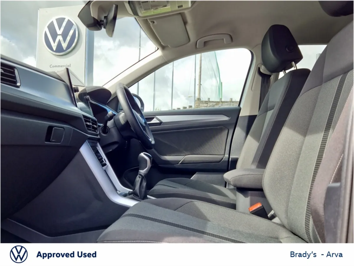 Volkswagen T-Roc LIFE 2.0 TDI 116BHP M6F 5DR - Image 4