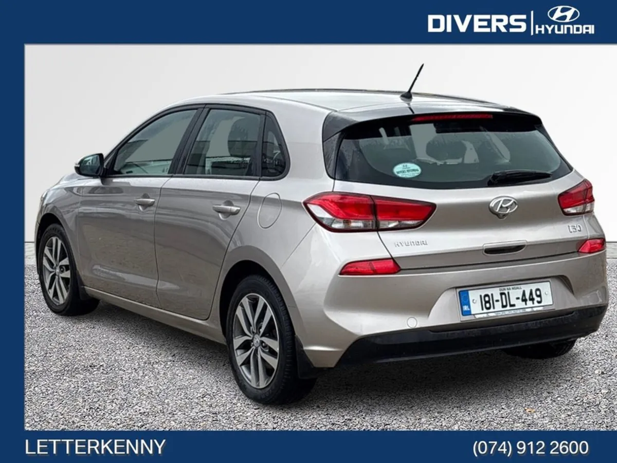 Hyundai i30 Deluxe - Image 2
