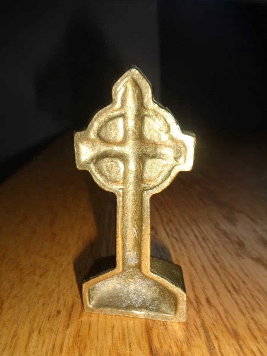 Vintage Brass Celtic Cross for Sale - Image 2