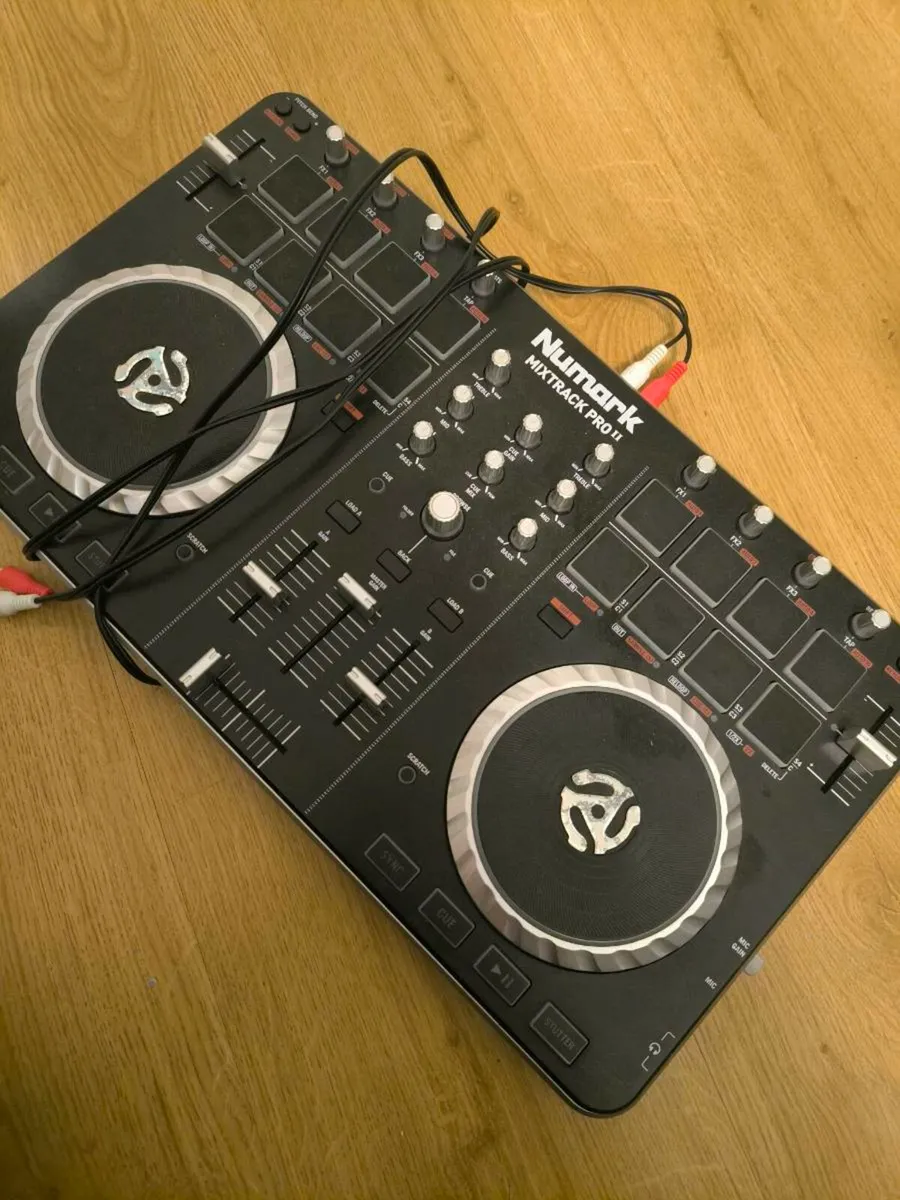 Numark mixtrack pro 2 with RCA cable and midi - Image 1