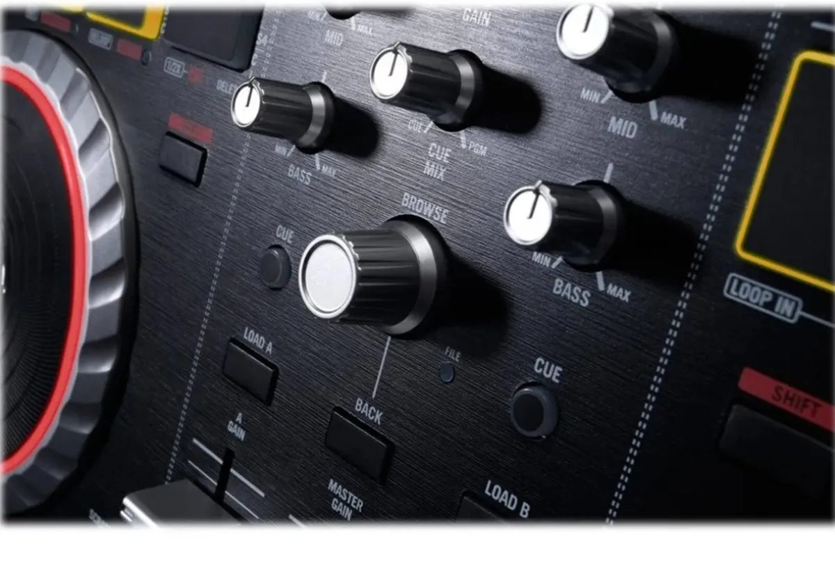 Numark mixtrack pro 2 with RCA cable and midi - Image 4
