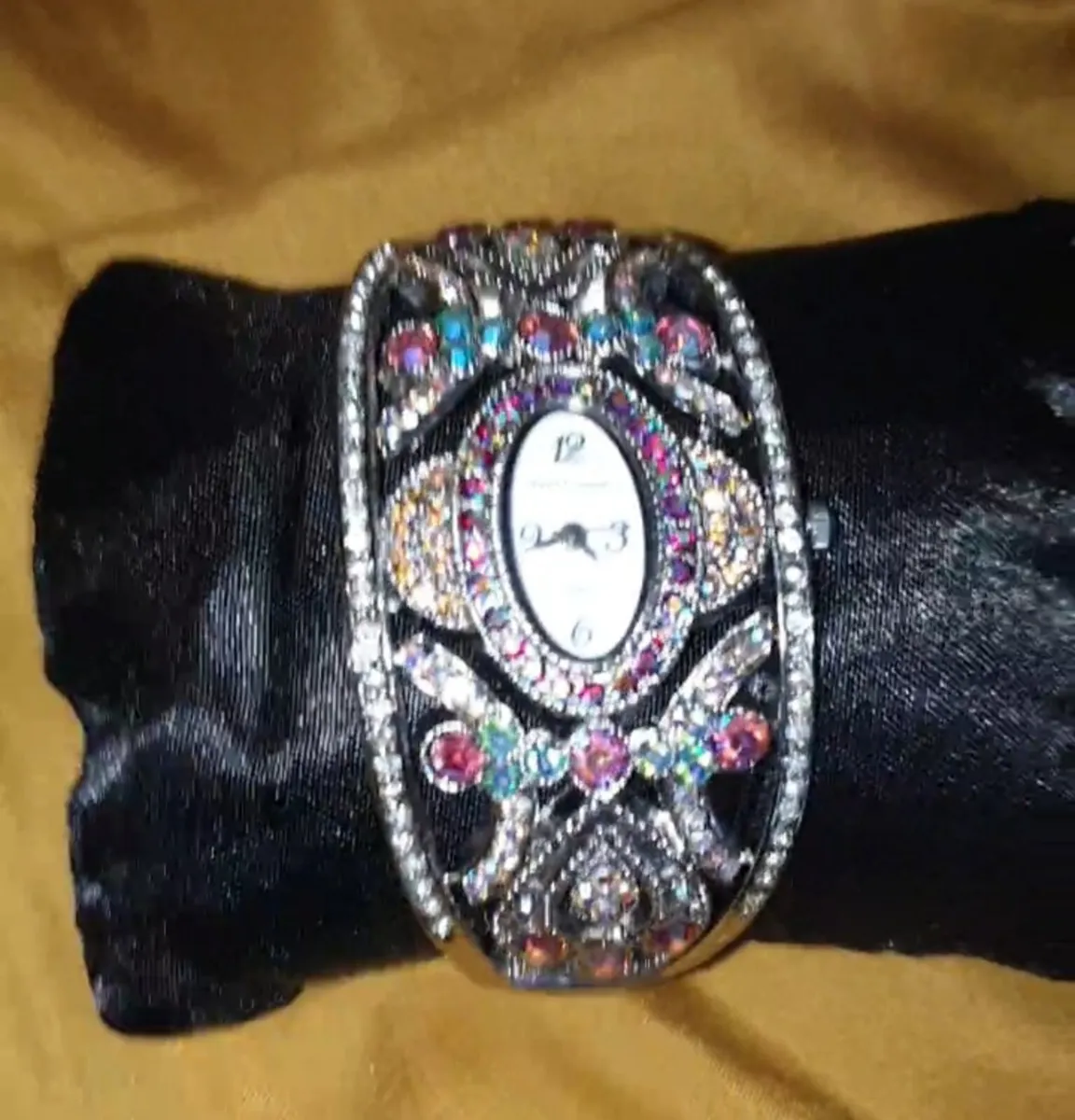 LADYS VINTAGE STYLE WATCH
