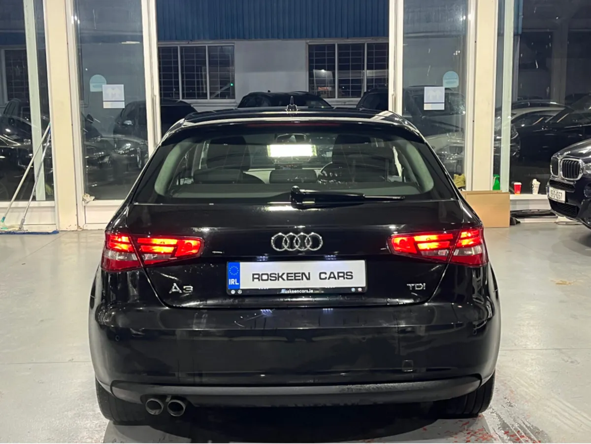 Audi A3 SE TECHNIK 2.0 TDI - Image 4