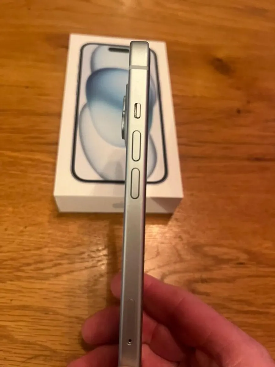 iPhone 15(unlocked) - Image 4