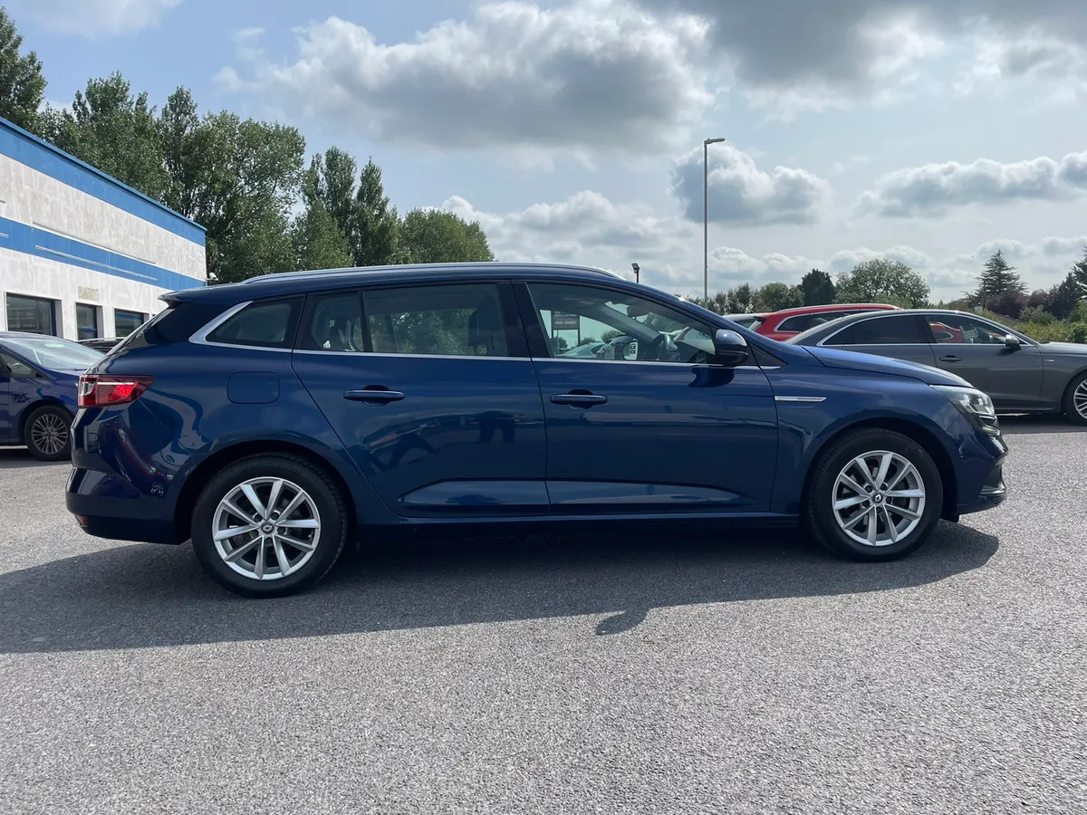 Renault Megane 2018//ESTATE//EXCELLENT CONDITION - Image 3