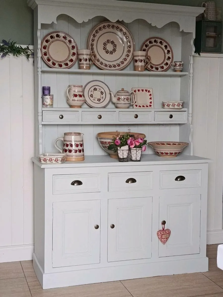 Solid kitchen dresser delivery arranged - Image 2
