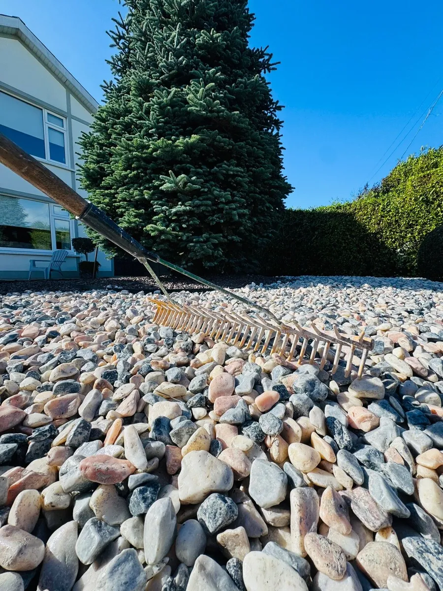 Stone decorative polished pebbles, Grave stone - Image 1
