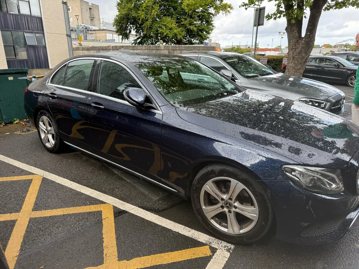 Mercedes E220D - Image 2