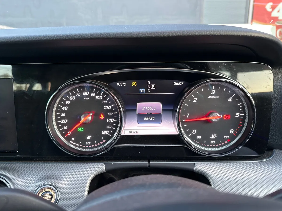 Mercedes E220D - Image 4