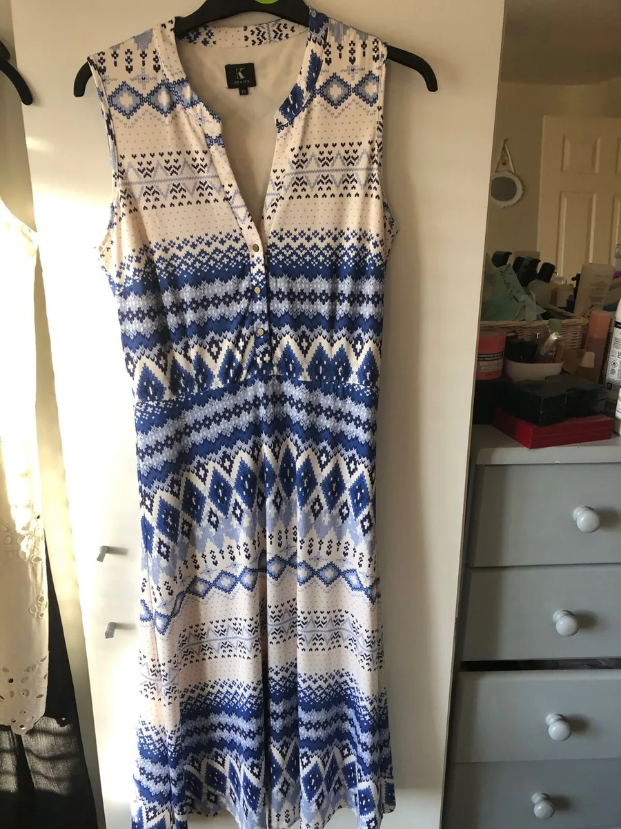 Ladies  stunning dress size 10 €15 - Image 1