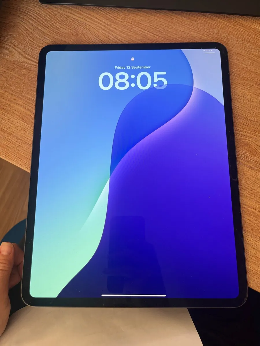iPad Pro 13” M4 1TB - Image 3