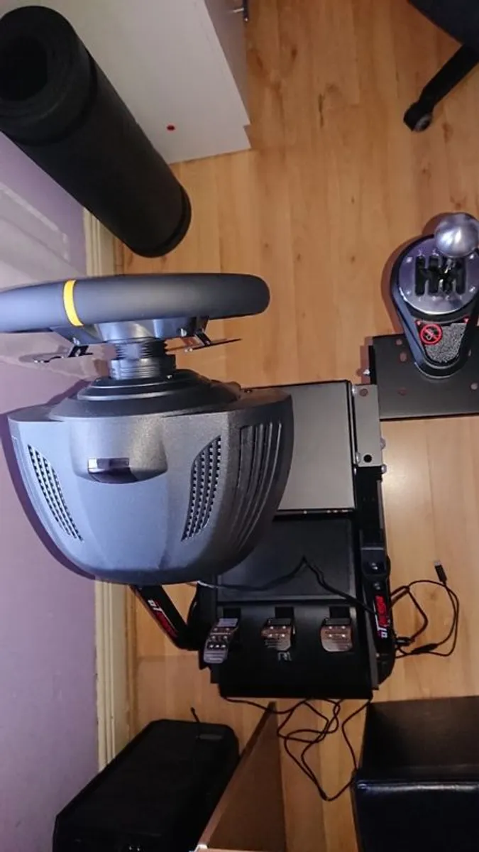 Thrustmaster Racing Sim Bundle - Perfect condition - Image 4