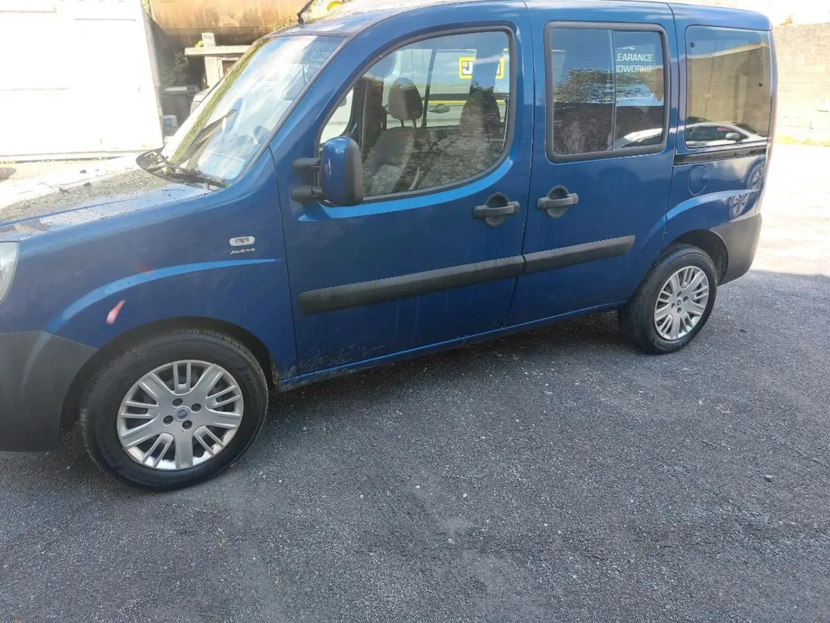 Fiat Doblo wheelchair van - Image 2
