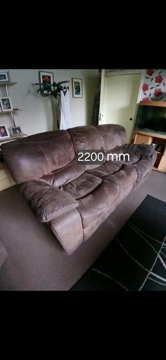 3 piece sofa suite - Image 1