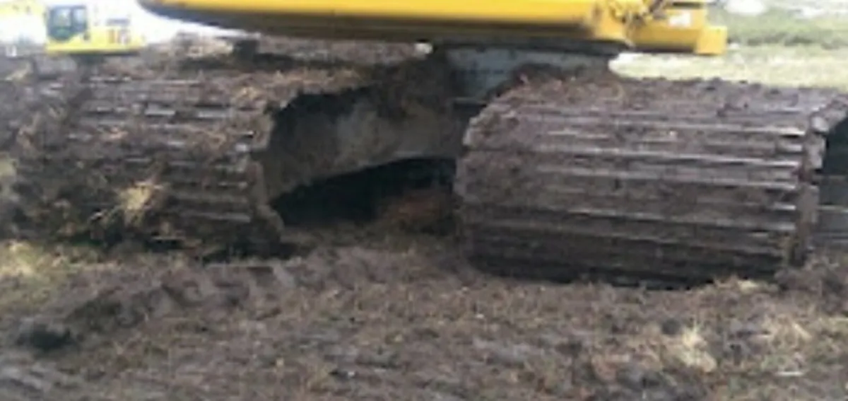 2022 CAT 313 2D excavator - Image 3