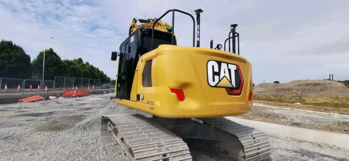 2022 CAT 313 2D excavator - Image 4