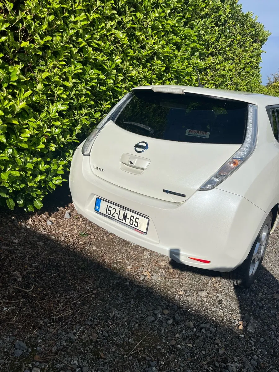 152 Nissan Leaf high spec  EV - Image 3