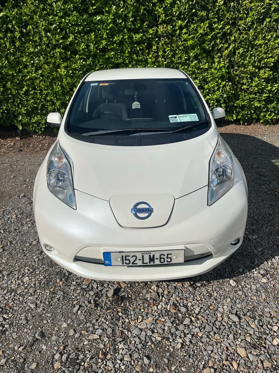 152 Nissan Leaf high spec  EV - Image 4