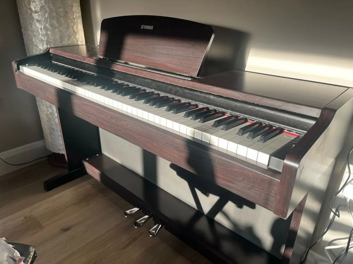 Yamaha Digital Piano YDP-131-R - Image 3