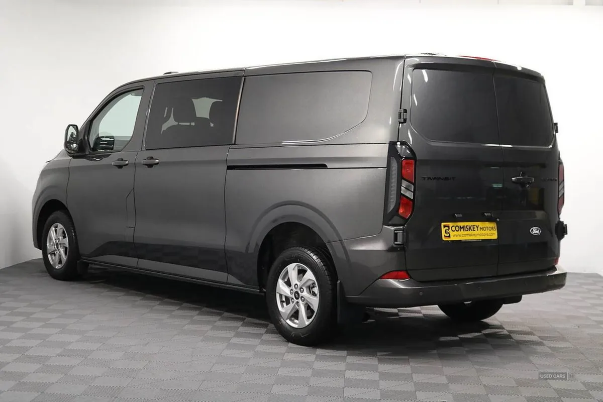 Ford Transit Custom 320 Ecoblue Limited Crew Van - Image 4